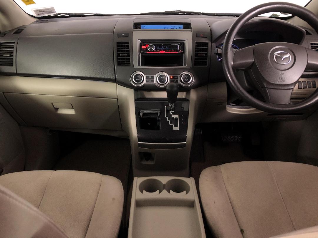 Photo '17' of Mazda MPV