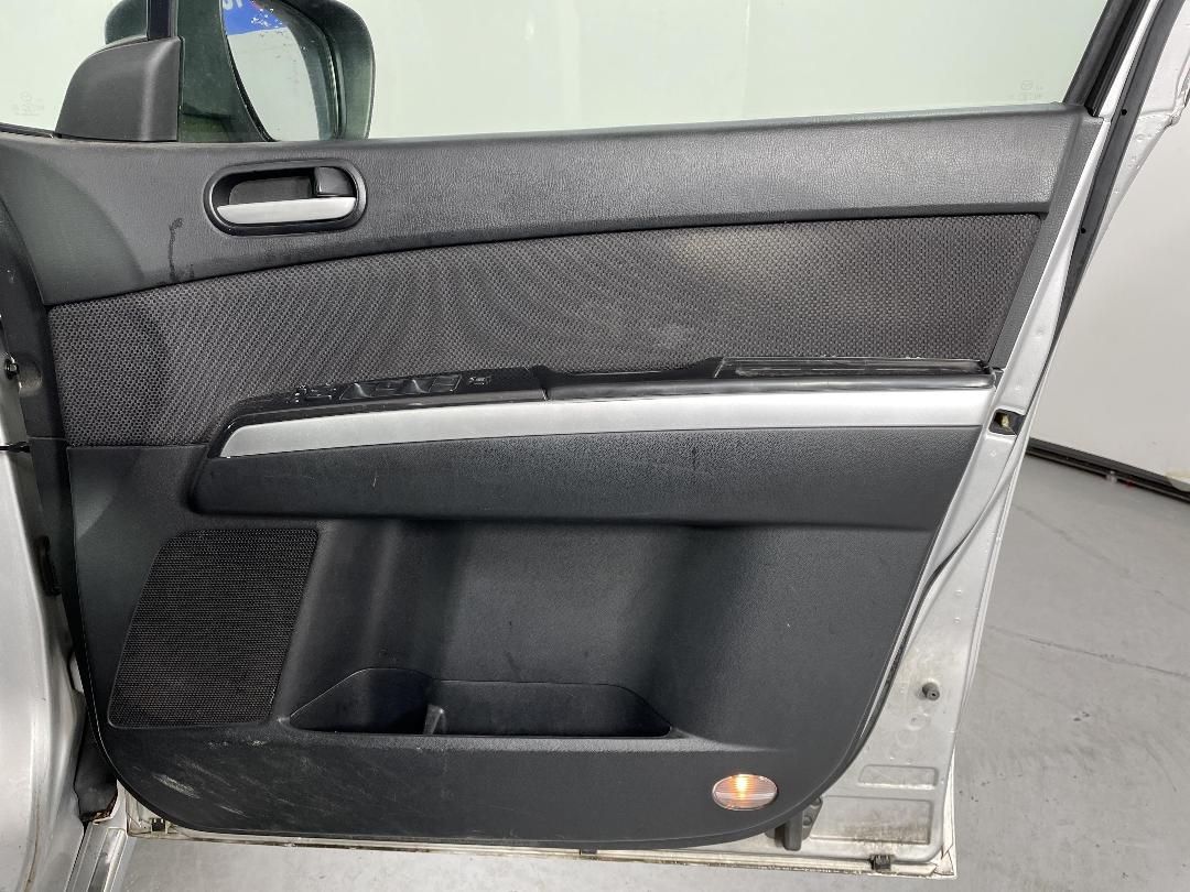 Photo '15' of Mazda MPV