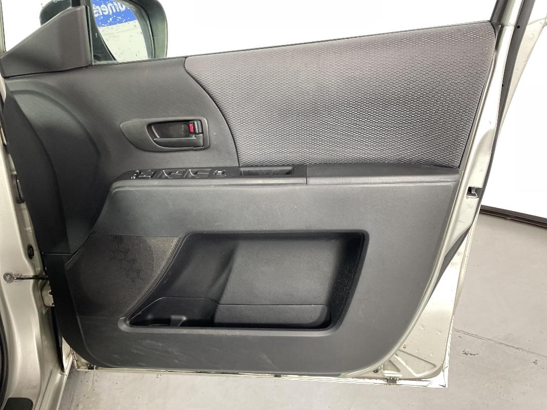 Photo '15' of Mazda Premacy Photo '15' of Mazda Premacy