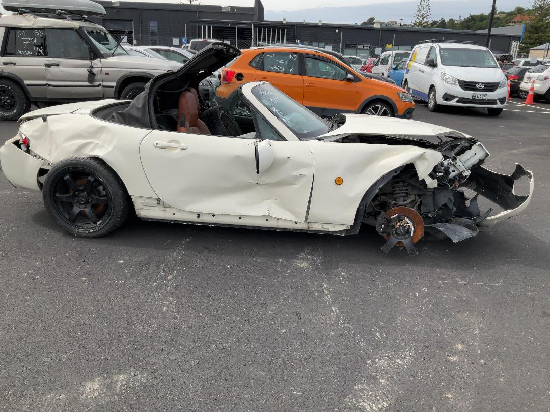 Photo '2' of Mazda Roadster