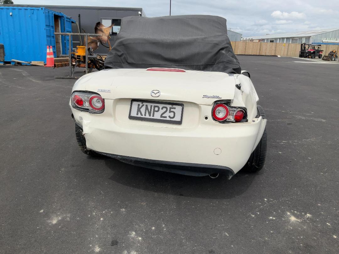 Photo '4' of Mazda Roadster