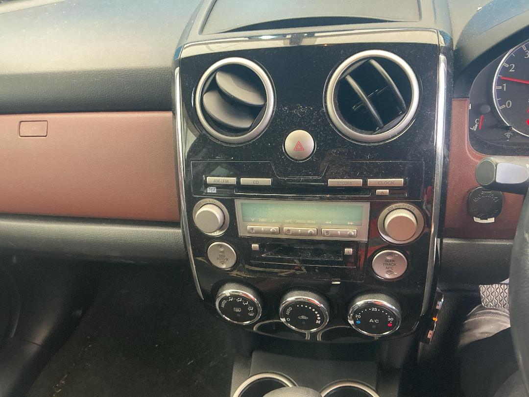 Photo '20' of Mazda Verisa