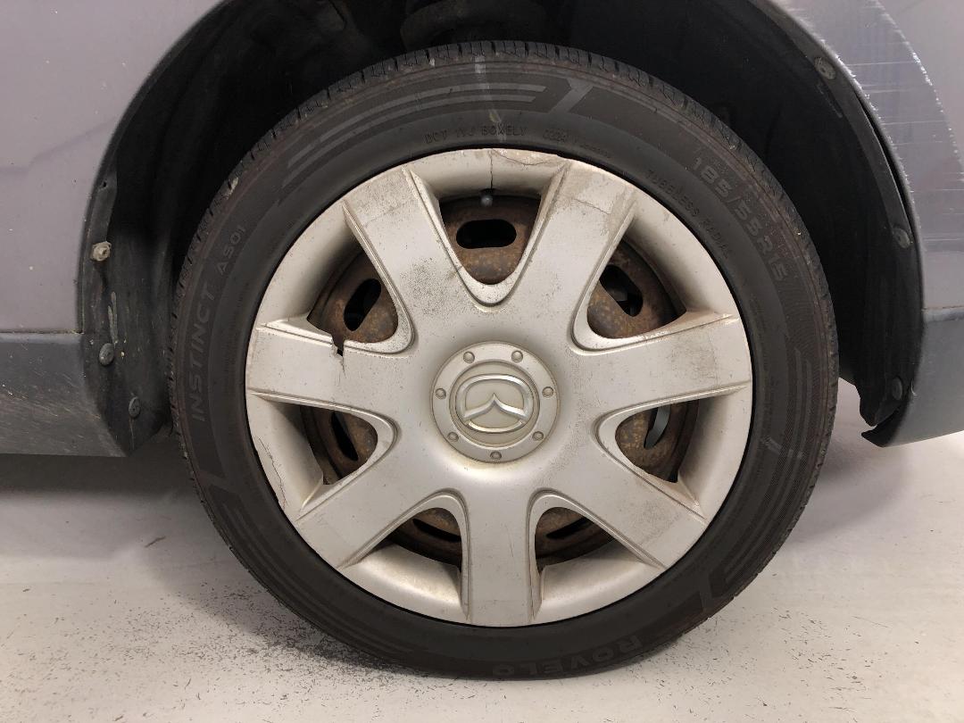 Photo '2' of Mazda Verisa