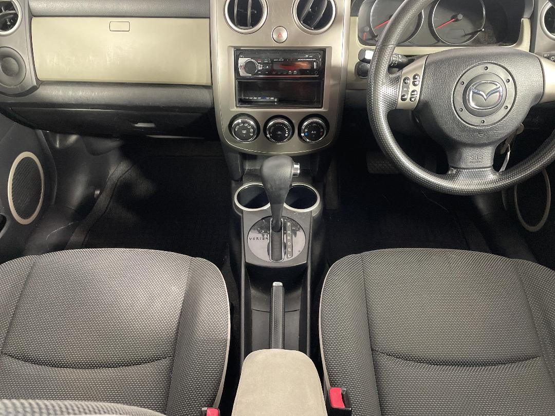 Photo '18' of Mazda Verisa