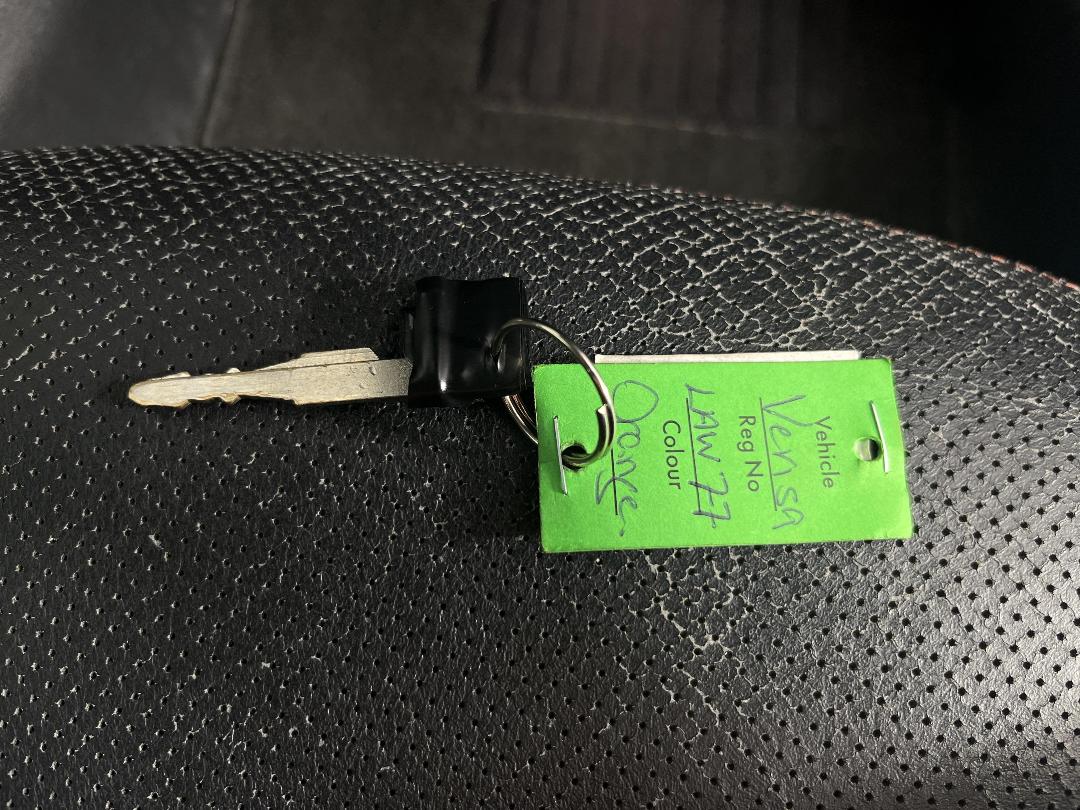 Photo '21' of Mazda Verisa