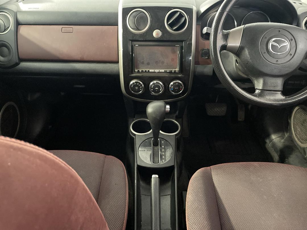 Photo '18' of Mazda Verisa