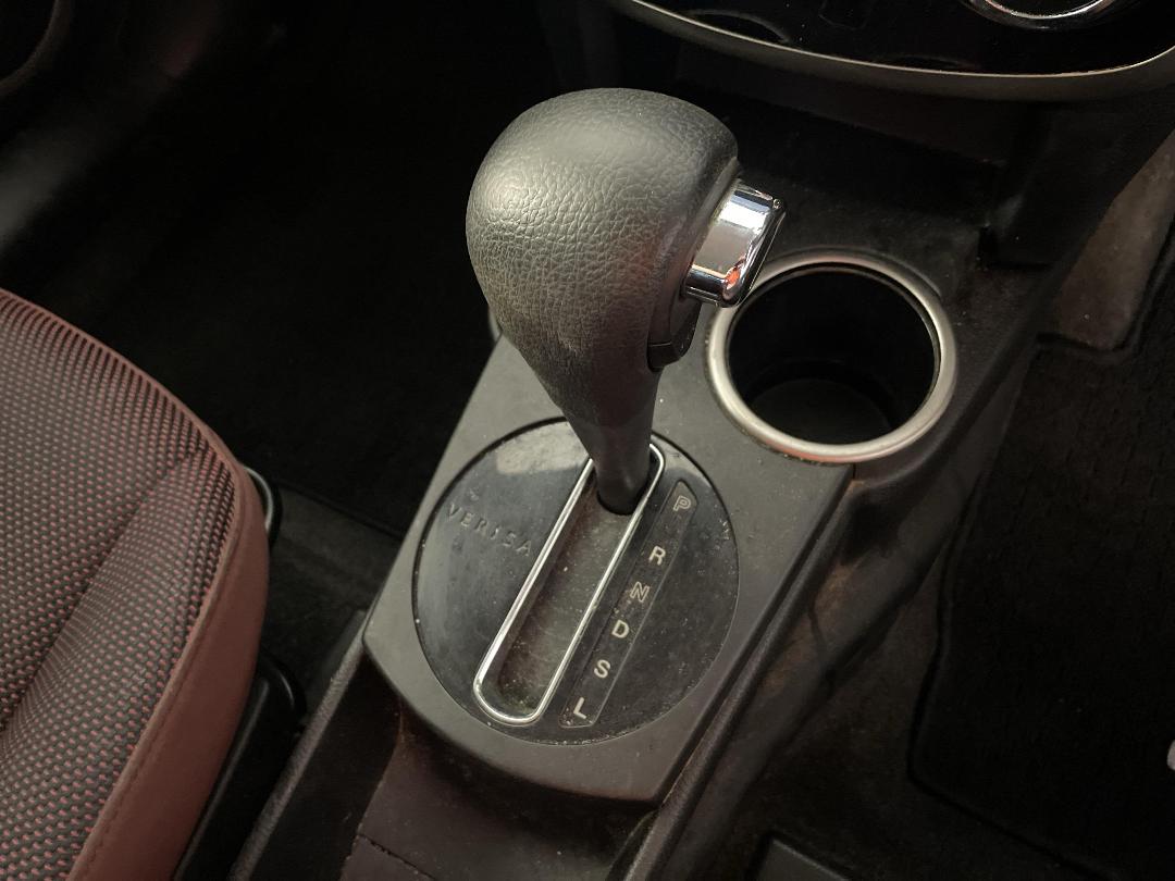 Photo '28' of Mazda Verisa