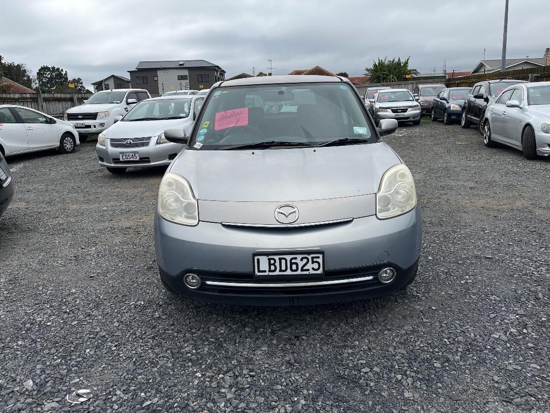 Photo '2' of Mazda Verisa