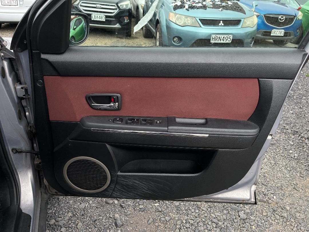 Photo '13' of Mazda Verisa