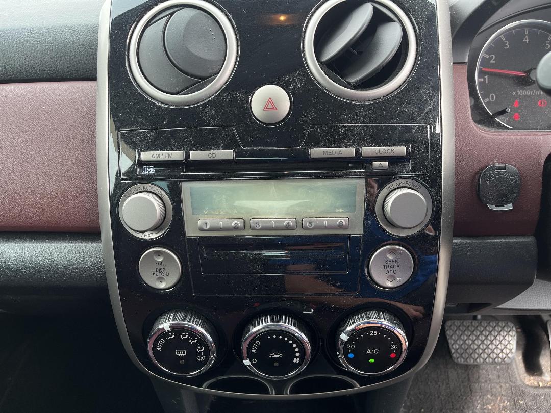 Photo '23' of Mazda Verisa