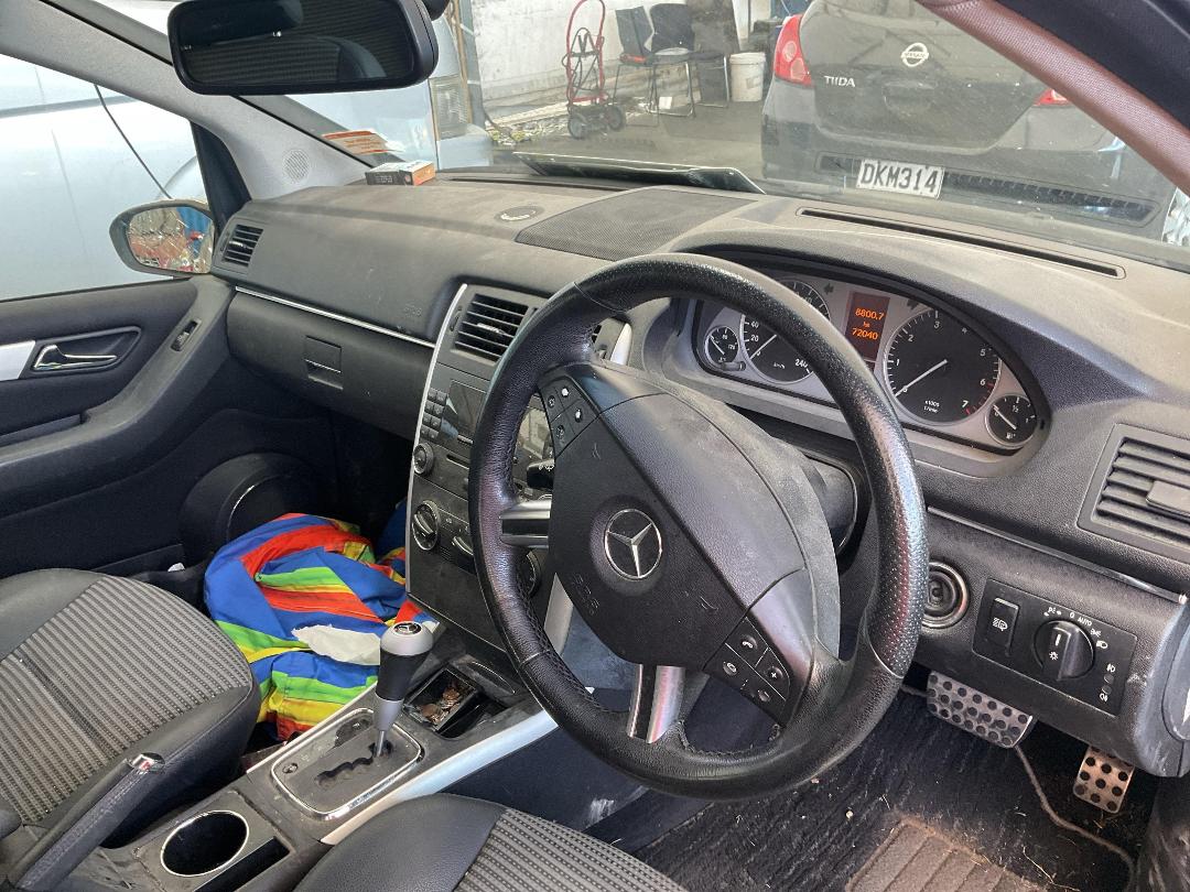 Photo '24' of Mercedes-Benz B170