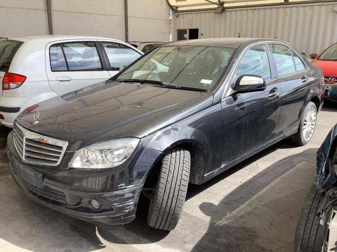 Photo '2' of Mercedes-Benz C-Class C200K Classic Photo '2' of Mercedes-Benz C-Class C200K Classic