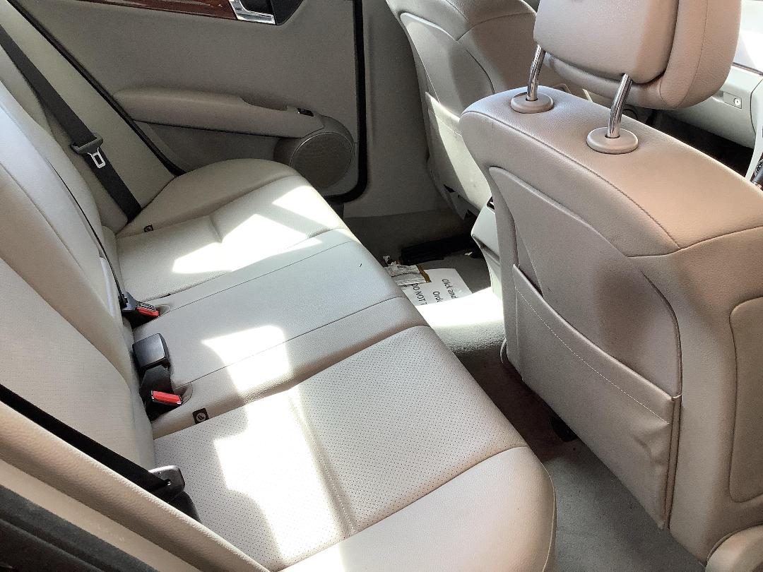 Photo '10' of Mercedes-Benz C-Class C200K Classic Photo '10' of Mercedes-Benz C-Class C200K Classic