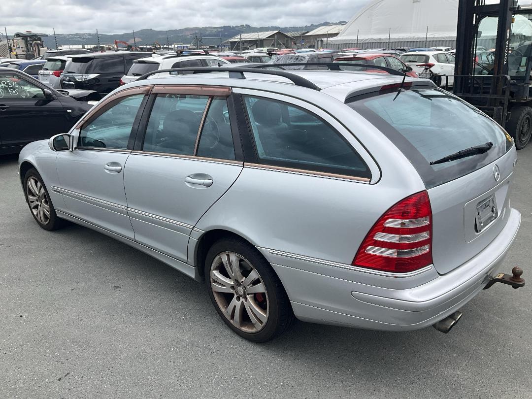 Photo '3' of Mercedes-Benz C180 Kompressor Photo '3' of Mercedes-Benz C180 Kompressor