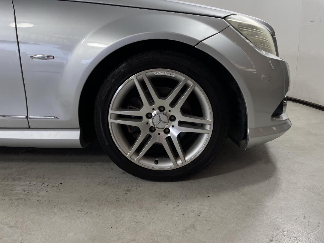 Photo '9' of Mercedes-Benz C200 Photo '9' of Mercedes-Benz C200