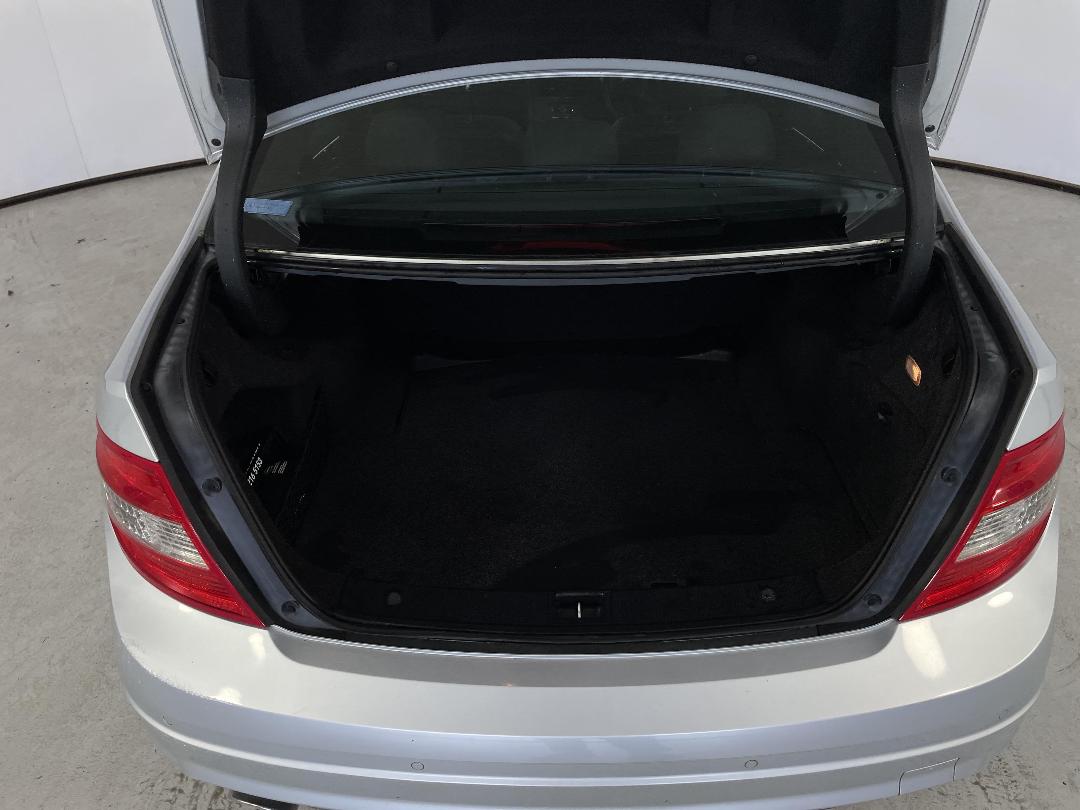 Photo '14' of Mercedes-Benz C200 Photo '14' of Mercedes-Benz C200