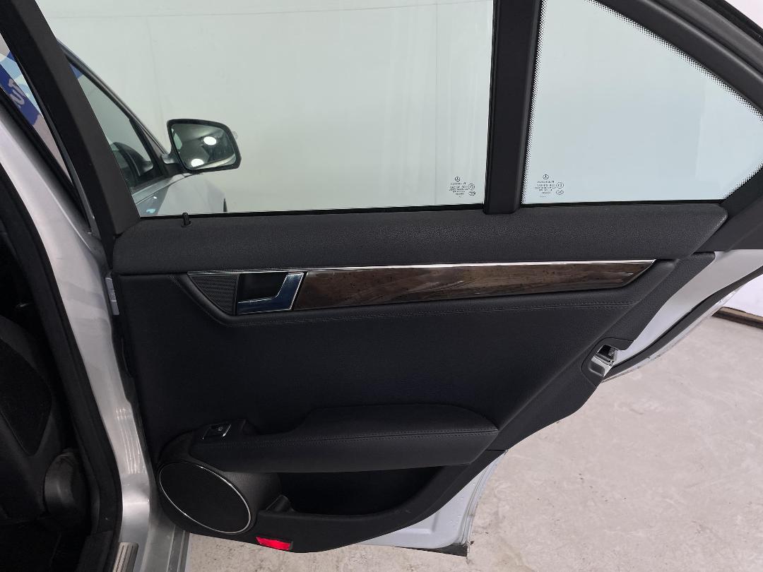 Photo '19' of Mercedes-Benz C200 Photo '19' of Mercedes-Benz C200