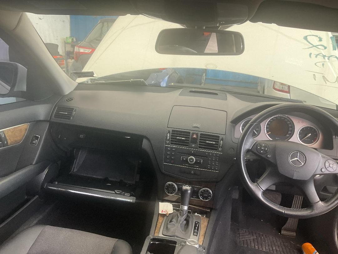 Photo '24' of Mercedes-Benz C200 Kompressor Photo '24' of Mercedes-Benz C200 Kompressor