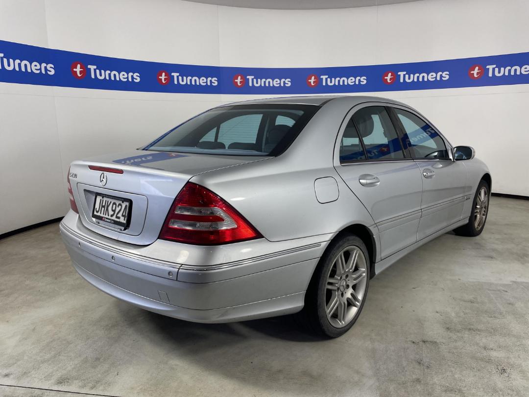 Photo '7' of Mercedes-Benz C230