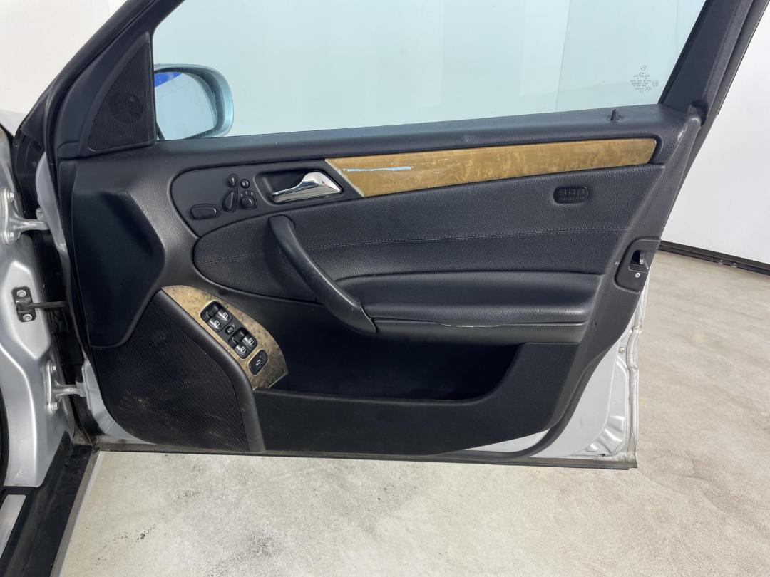 Photo '15' of Mercedes-Benz C230