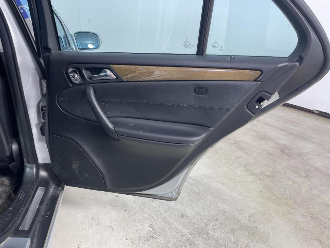 Photo '19' of Mercedes-Benz C230