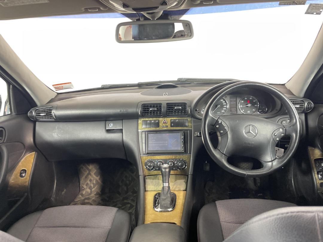 Photo '17' of Mercedes-Benz C230