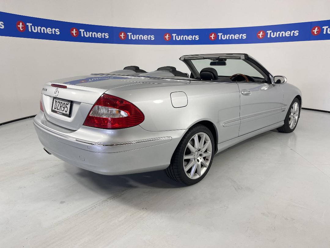 Photo '7' of Mercedes-Benz CLK-Class