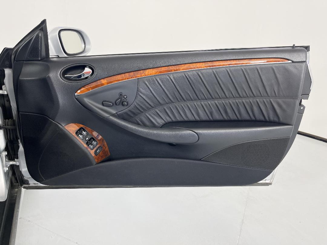 Photo '14' of Mercedes-Benz CLK-Class