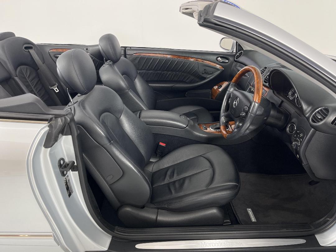 Photo '15' of Mercedes-Benz CLK-Class