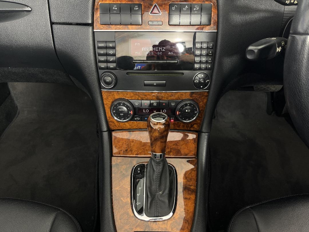 Photo '17' of Mercedes-Benz CLK-Class