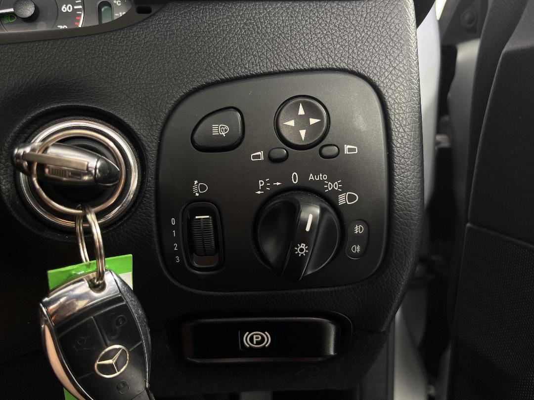 Photo '27' of Mercedes-Benz CLK-Class