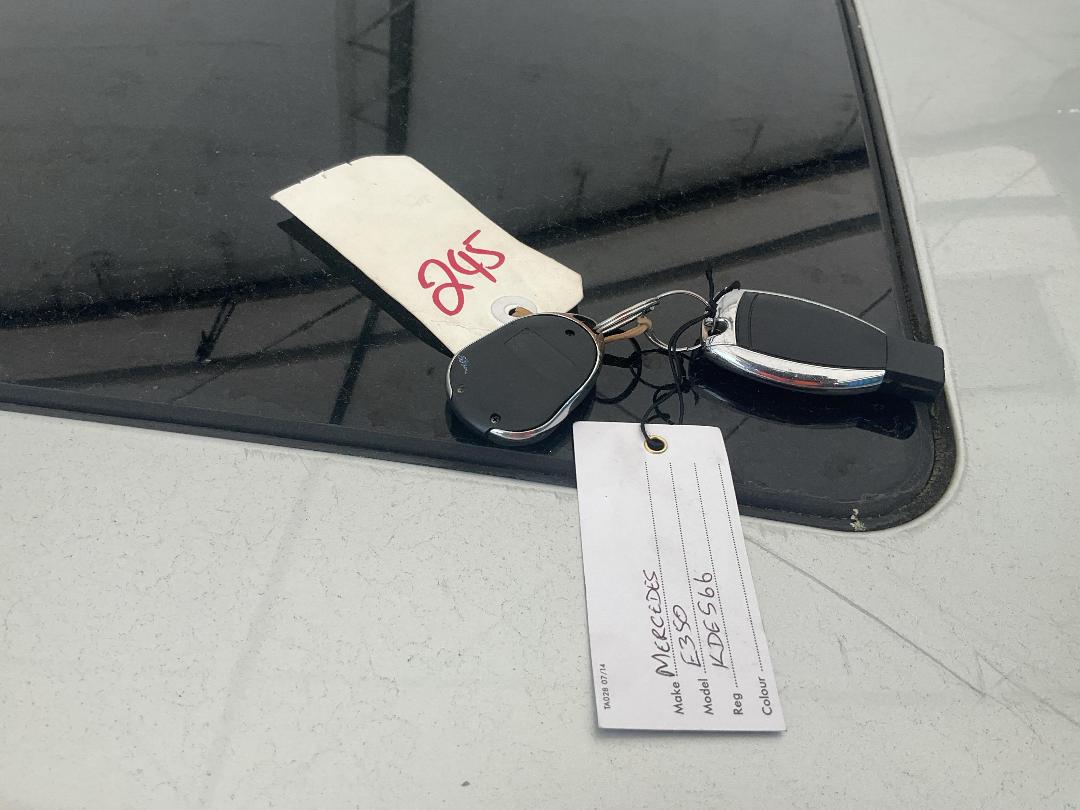 Photo '21' of Mercedes-Benz E350