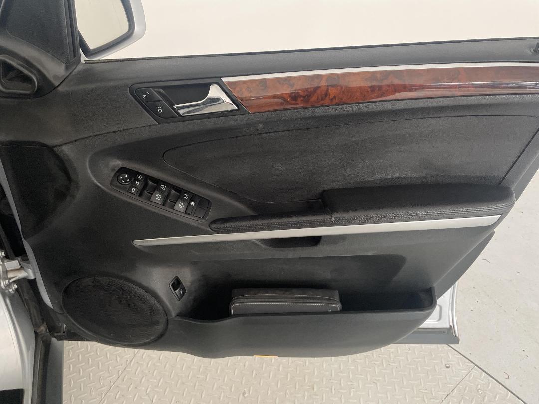 Photo '15' of Mercedes-Benz M-Class Photo '15' of Mercedes-Benz M-Class