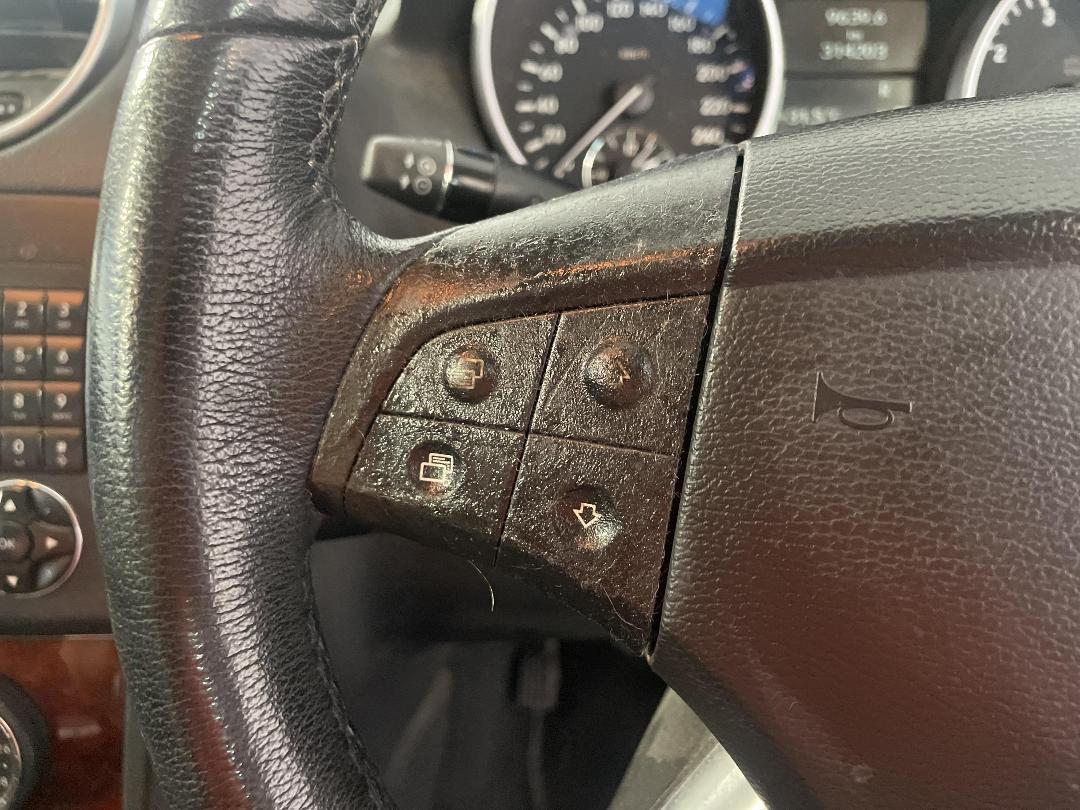 Photo '27' of Mercedes-Benz M-Class Photo '27' of Mercedes-Benz M-Class