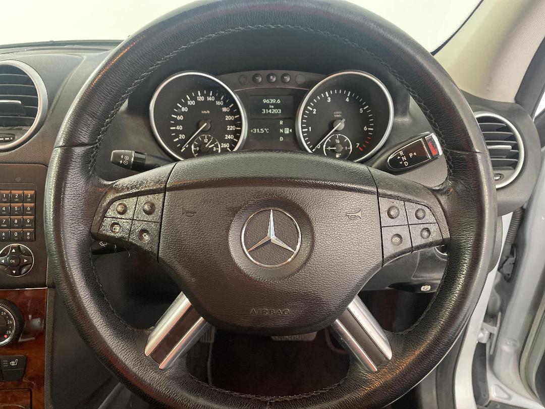 Photo '28' of Mercedes-Benz M-Class Photo '28' of Mercedes-Benz M-Class