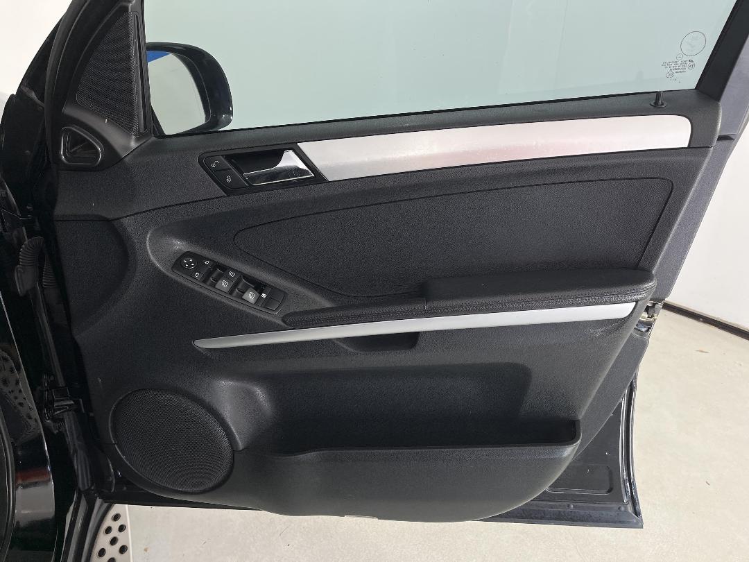 Photo '15' of Mercedes-Benz M-Class Photo '15' of Mercedes-Benz M-Class