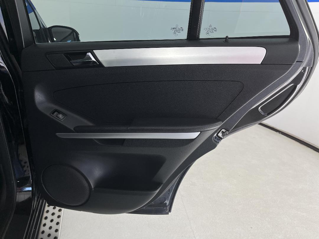 Photo '19' of Mercedes-Benz M-Class Photo '19' of Mercedes-Benz M-Class