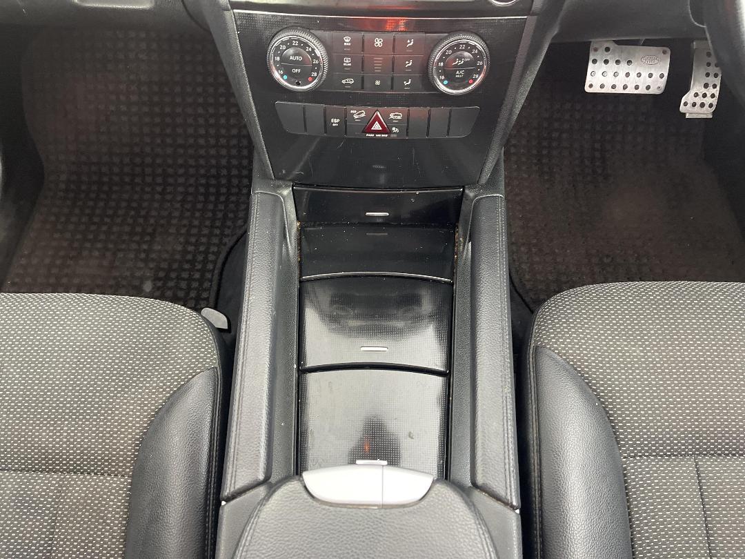 Photo '18' of Mercedes-Benz M-Class Photo '18' of Mercedes-Benz M-Class