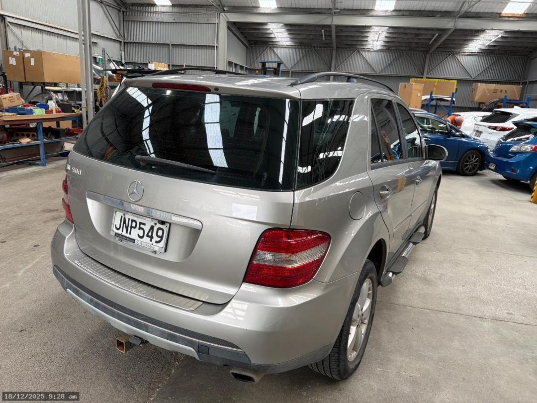Photo '2' of Mercedes-Benz ML500