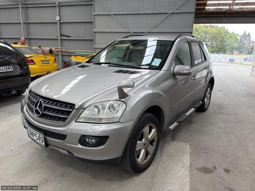 Photo '7' of Mercedes-Benz ML500