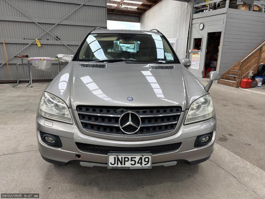 Photo '8' of Mercedes-Benz ML500