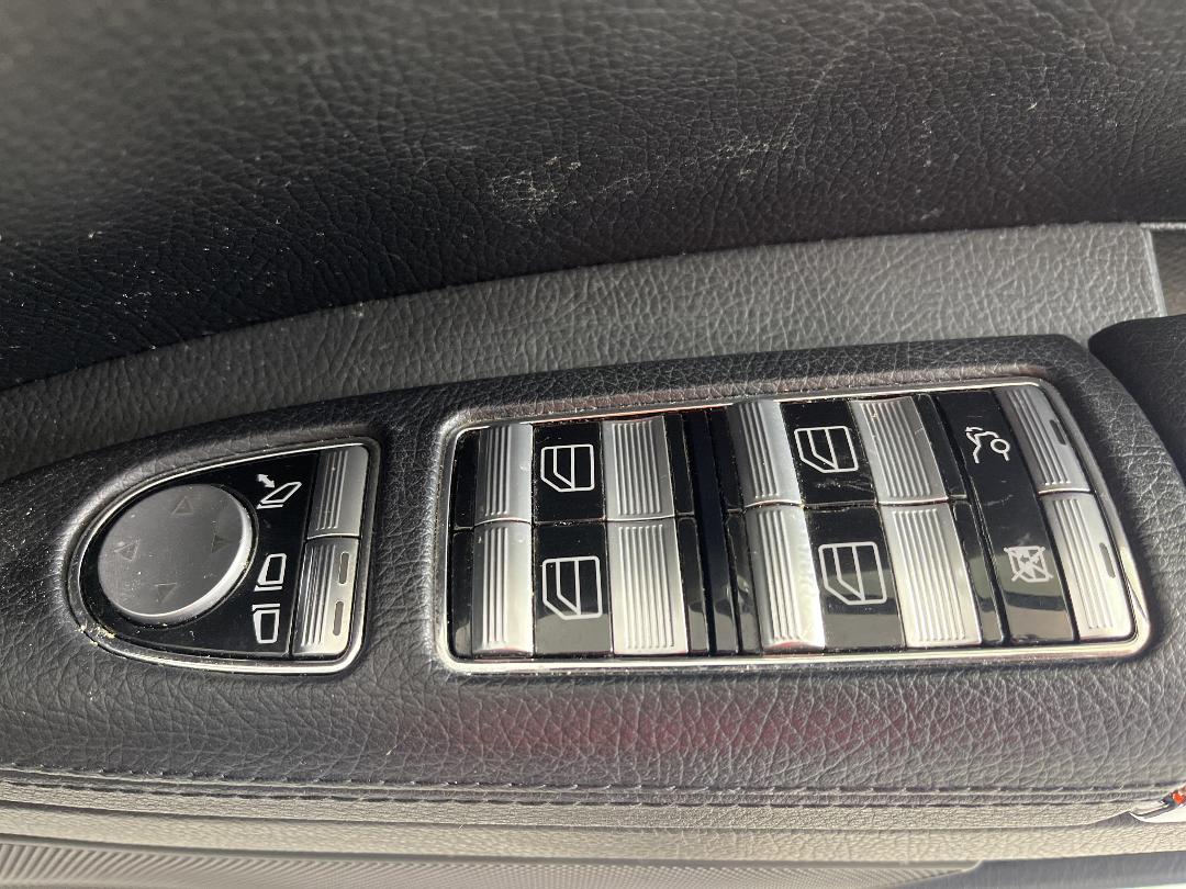 Photo '24' of Mercedes-Benz S-Class Photo '24' of Mercedes-Benz S-Class