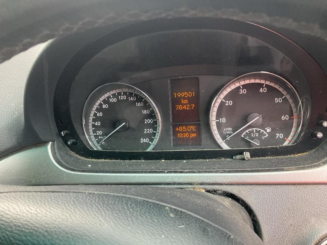 Photo '8' of Mercedes-Benz V350