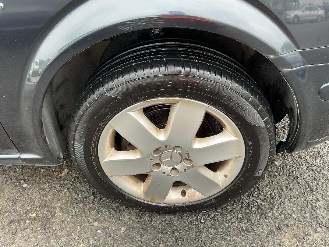 Photo '8' of Mercedes-Benz V350 Photo '8' of Mercedes-Benz V350