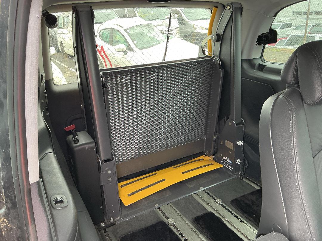 Photo '39' of Mercedes-Benz V350 Photo '39' of Mercedes-Benz V350