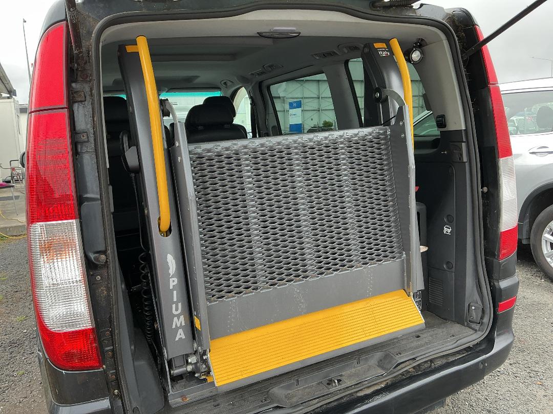 Photo '40' of Mercedes-Benz V350 Photo '40' of Mercedes-Benz V350