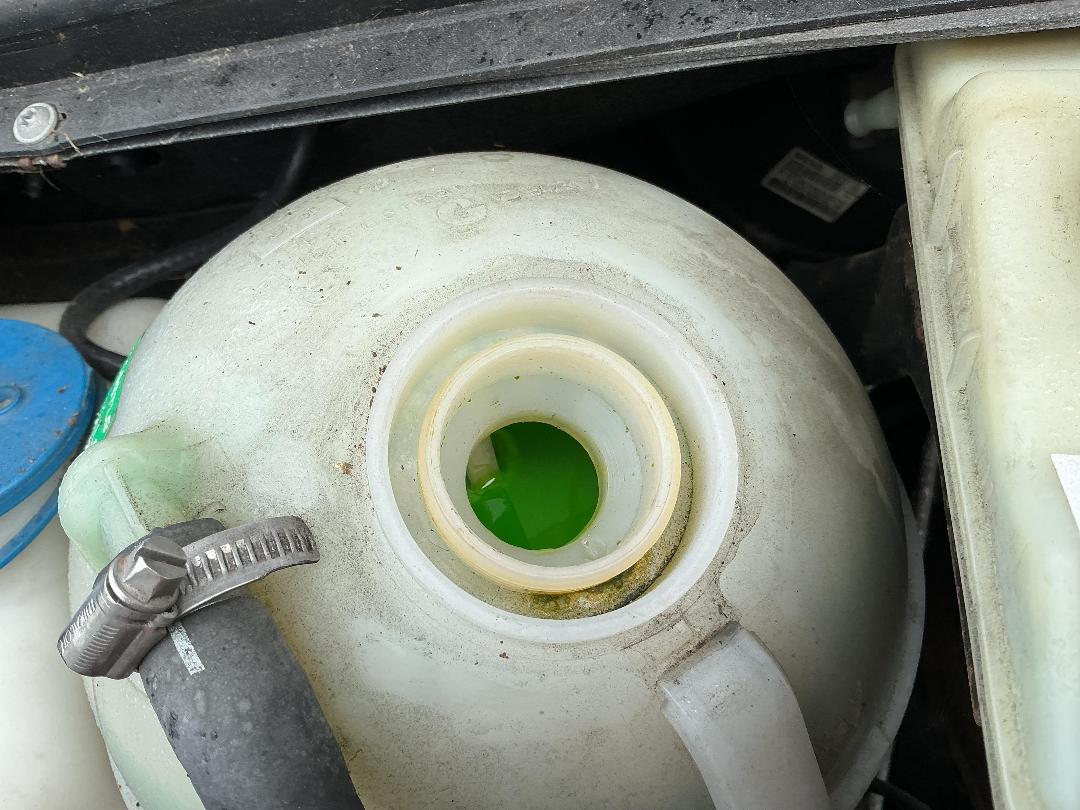 Photo '46' of Mercedes-Benz V350 Photo '46' of Mercedes-Benz V350