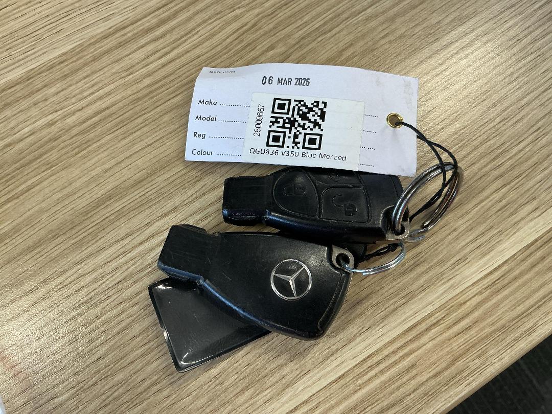 Photo '47' of Mercedes-Benz V350 Photo '47' of Mercedes-Benz V350