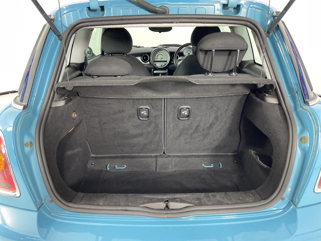 Photo '14' of Mini ONE