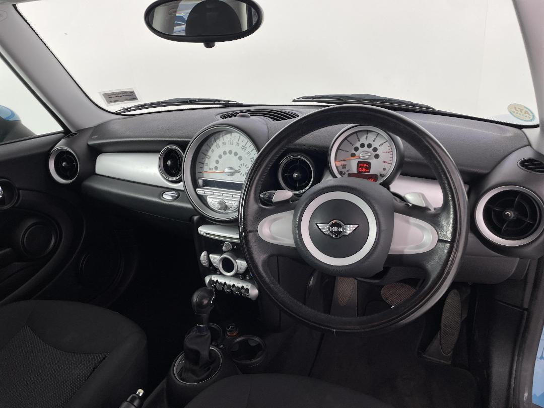 Photo '17' of Mini ONE